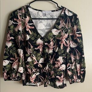 Amour Vert Black and Pink Floral Blouse